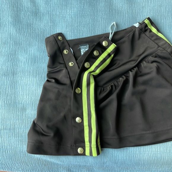 Cute adidas skirt - Picture 2 of 3